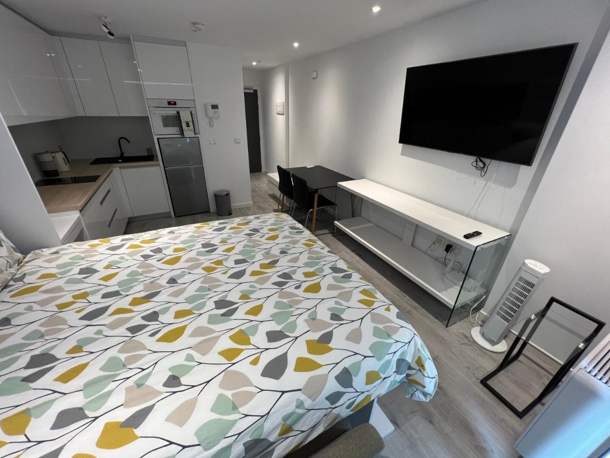 Modern Studio Apartment In Gibraltar - The Hub Luaran gambar