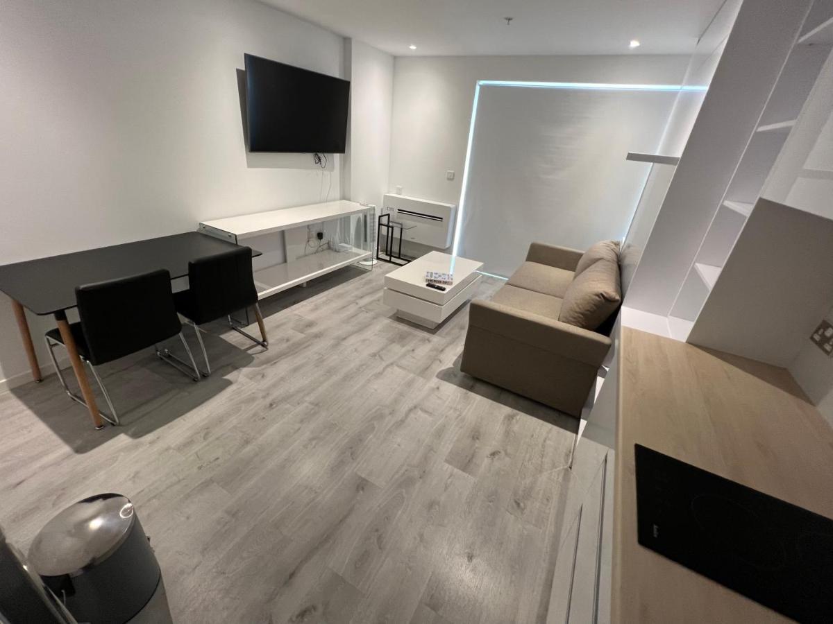 Modern Studio Apartment In Gibraltar - The Hub Luaran gambar