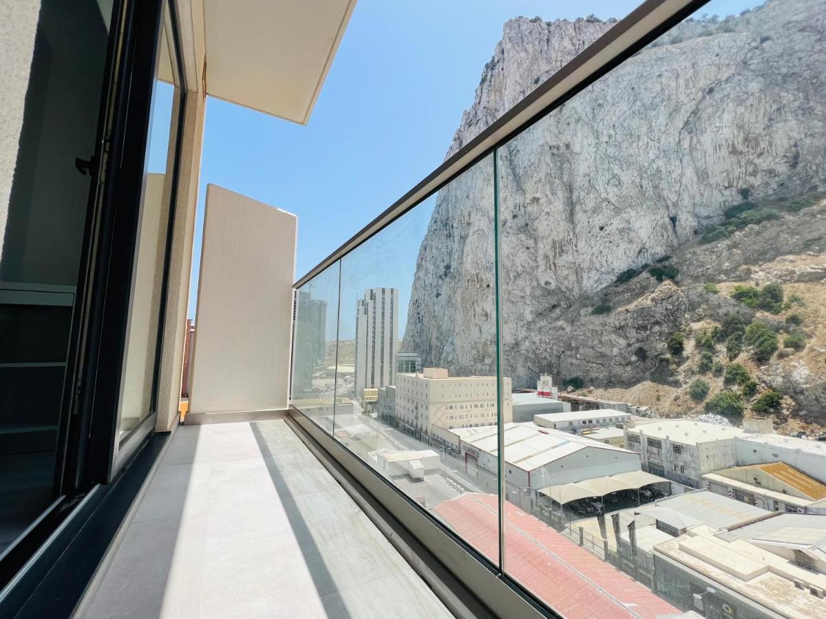 Modern Studio Apartment In Gibraltar - The Hub Luaran gambar