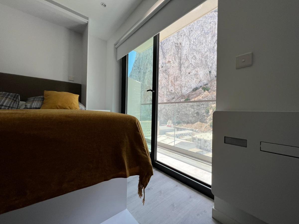 Modern Studio Apartment In Gibraltar - The Hub Luaran gambar